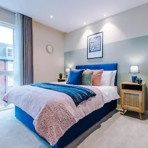 Exquisite Abode Sleeps 6! , York United Kingdom